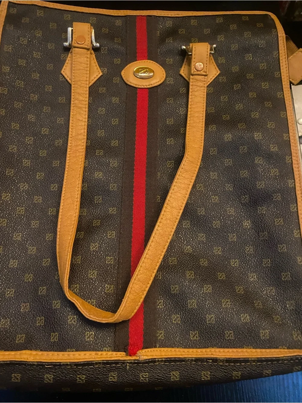 Men's Tan & Black Leather-Trim Weekender Bag with Red Accent
